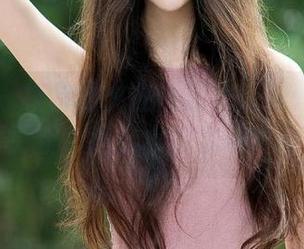 推女郎 – 模特林夕在浴缸里打滚：又一组写真更新，我这水其实是防滑液！