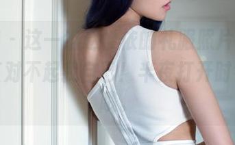 推女郎 – 这一组赵惟依的礼服照片，不下载简直对不起我自己！半夜打开时会想起哦。