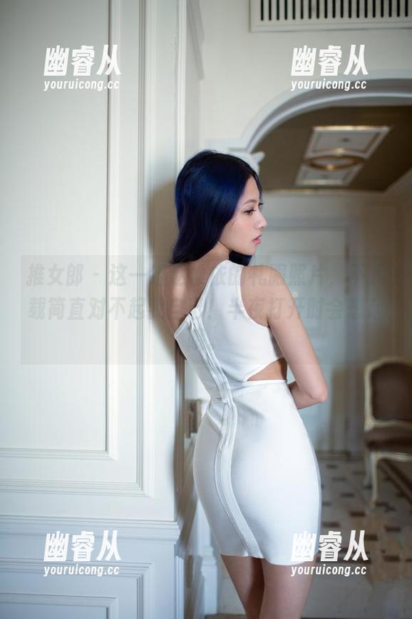 推女郎 - 这一组赵惟依的礼服照片，不下载简直对不起我自己！半夜打开时会想起哦。