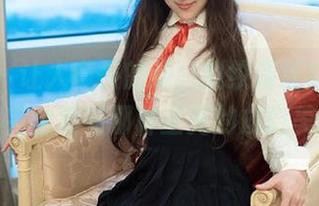 推女郎 – 让人意外的是，赵纹清还能出清纯照，完全没有那种圣光的虚幻美图。