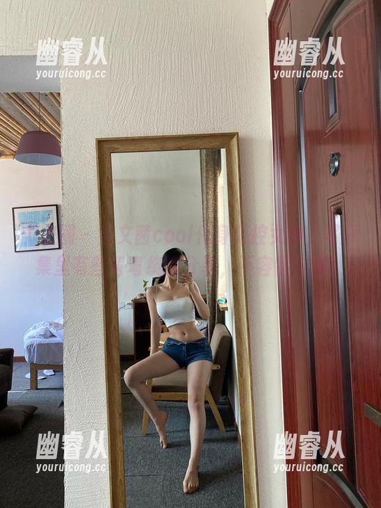 微密圈 - 当文茜cool化身臀控女神，写真集里有些弯弯绕的分享，不容错过哦！