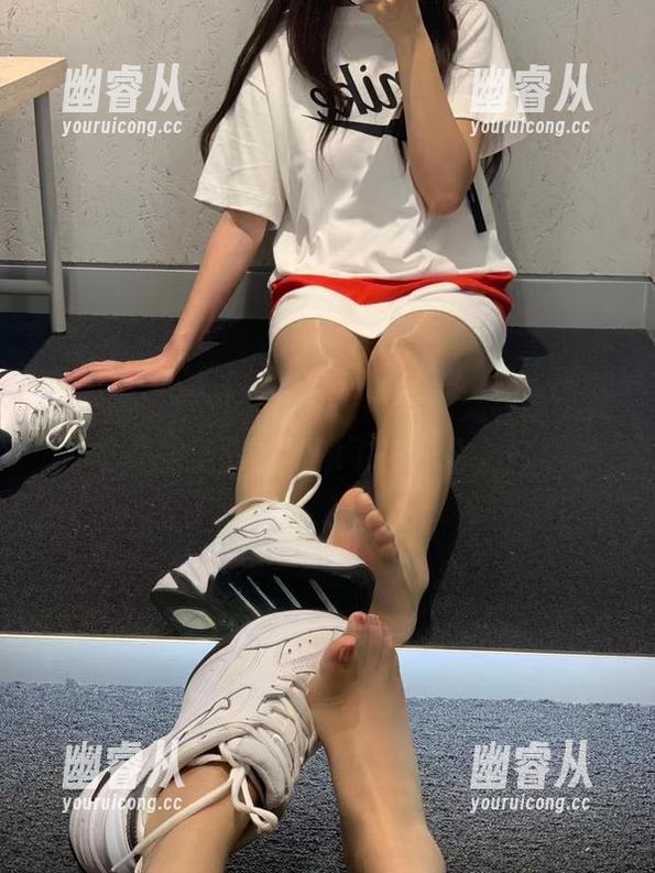 微密圈 - 这位空姐真是可爱！无敌哒小姨妈的美图，就像飞在云朵上！