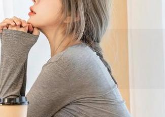星颜社 – 这是悦爷妖精的灰丝套图，无圣光，低调得让人忘乎所以。