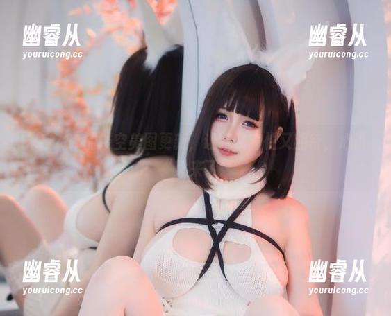 末夜787的镂空美图更新，让我又害怕又期待，心说：“又来了！”