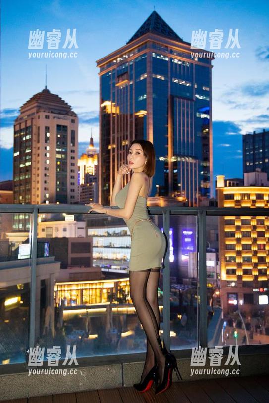 微密圈 - 果儿Victoria温柔的笔触：一份写真里的软肋与力量