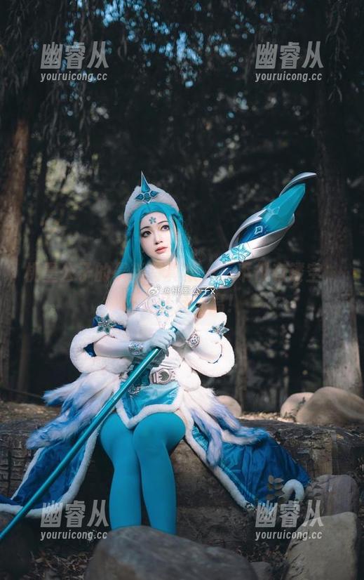 桃墨公子的最新写真集——不仅有镂空，还有几分迷离！