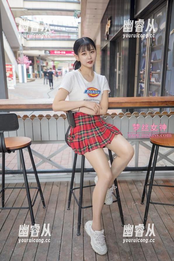 梦丝女神 - 爆料！玥玥最新写真集中的美腿，是极致诱惑吗？