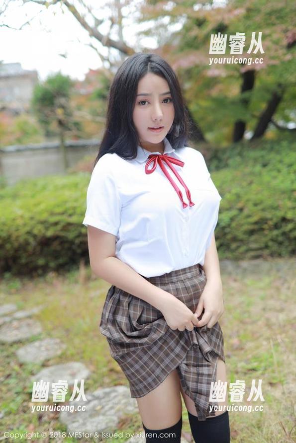 模范学院 - 高清浴室风景，Emily顾奈奈酱让你重温年轻时的梦。
