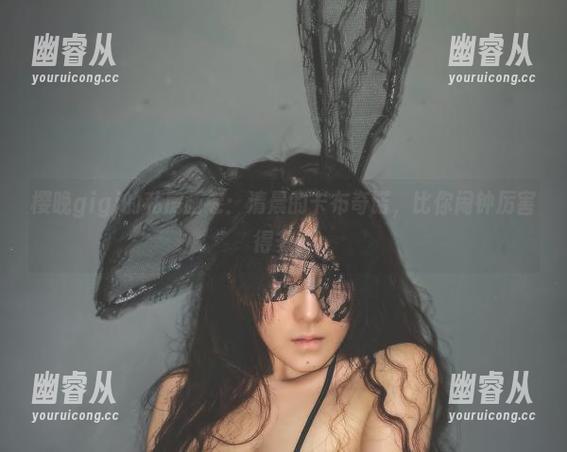 樱晚gigi的私房画卷：清晨的卡布奇诺，比你闹钟厉害得多！