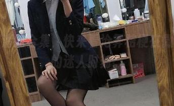 最高清的合集，快来看沧霁桔梗在微博上的迷人时刻。
