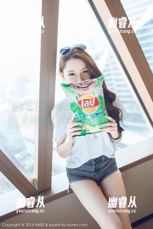 爱蜜社 - 乐乐Mango的女王造型，这也是福利吗？我一边看一边在想哦。