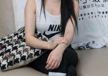 甜予摄影 – 把璇璇的女友图片收入囊中，下载这份珍贵的失落！