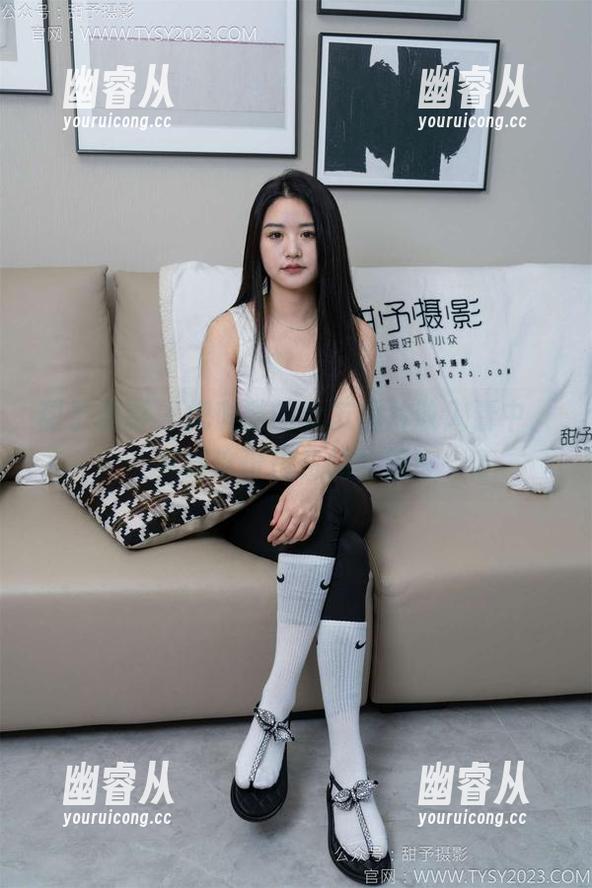 甜予摄影 - 把璇璇的女友图片收入囊中，下载这份珍贵的失落！
