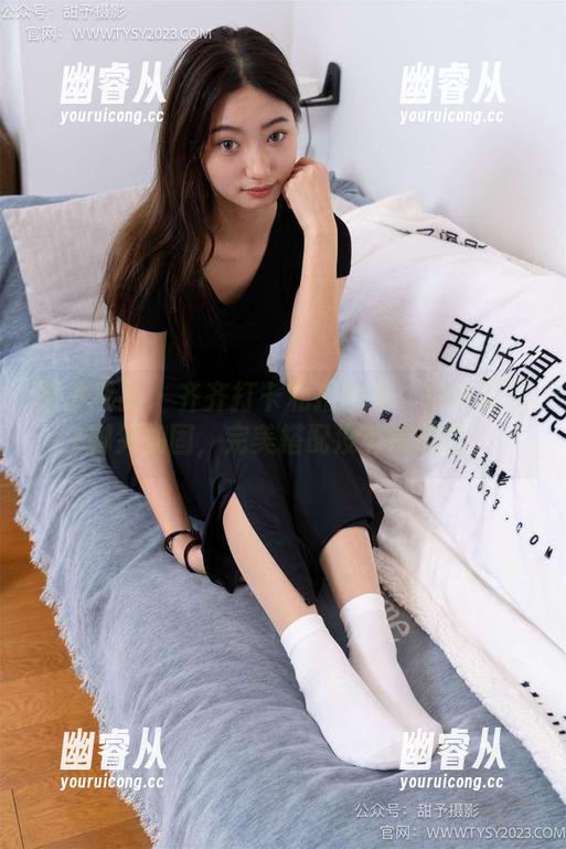 甜予摄影 - 齐齐打卡私拍图集：白丝穿搭+脚尖加固，完美搭配没有问题啦！