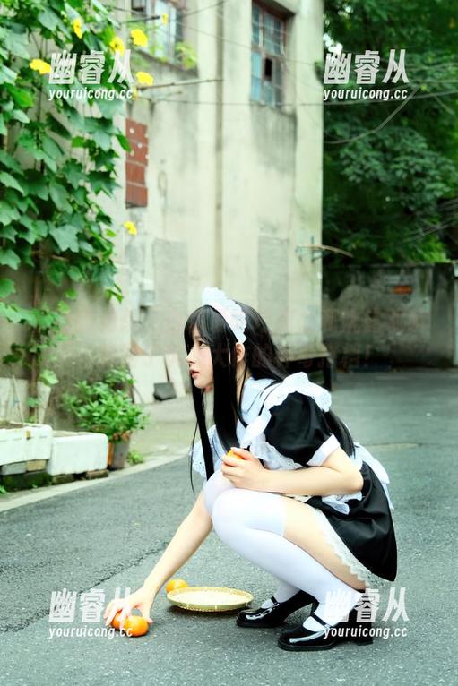 套图新构想：白莉爱吃巧克力和妮露双萌，找到了玩心大作的神奇搭档！