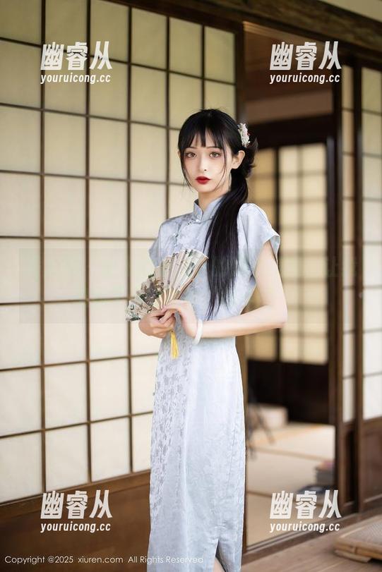 秀人网 - 会飞的小虎牙的睡衣美图，让我想起了小时候的‘战斗服’！