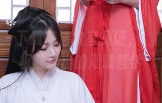 秀人网 – 下载高清教室见证，婠婠么在黑板前抛出的晨读哲学