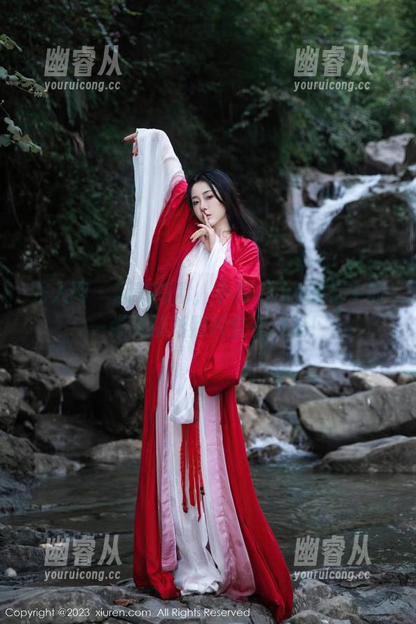 秀人网 - 玩转高清，小樱koko旅行中的一张张精彩照片全在这里！