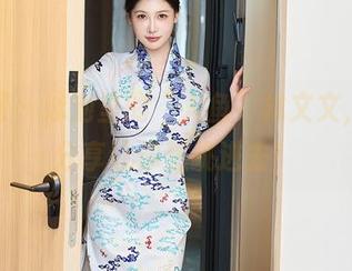 秀人网 – 泳池里的“人鱼”林文文，写真分享让你想跳进去！