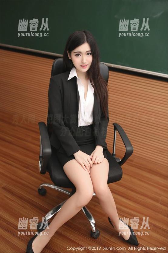 秀人网 - 原图大赏：梦心玥和她那件令人分心的白衬衫