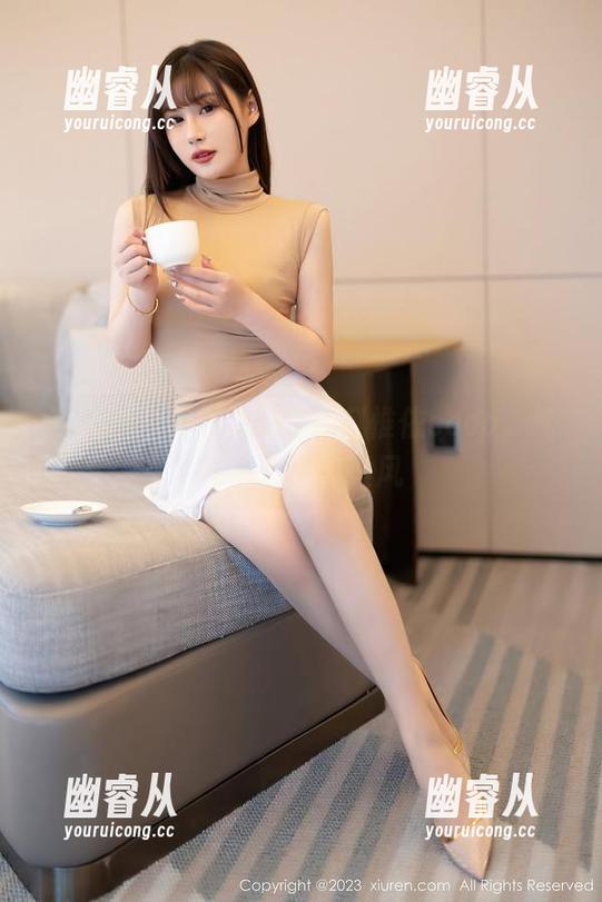 秀人网 - 图库里的空姐赵惟依coco，气场强大的轻柔风