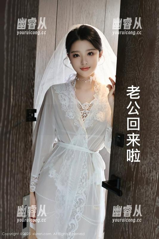 秀人网 - 最新金小依：偶像队里的“秘书”角色尬聊记