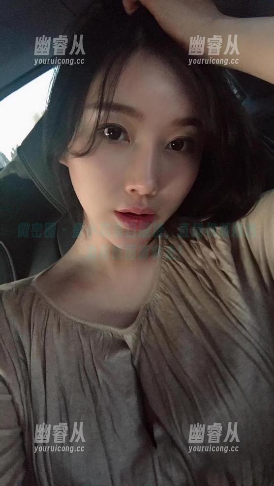 微密圈 - 童小芯亲自撒糖，直播视频精选免费原图请拿走！