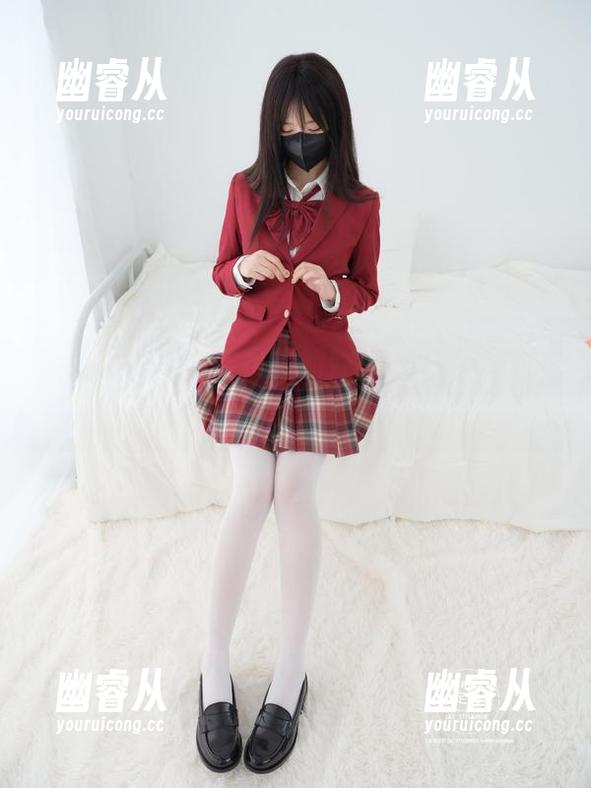 紧急企划 - 看，樱可的妹妹在在线图集里发呆呢，超有趣！