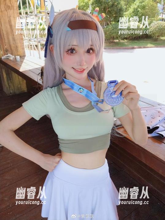 紫氯氯带来的最新图包，运动气氛好到让人心里痒痒的