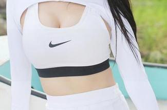 美媛馆 – 这儿有唐琪儿il的秘书写真，图包里的每一张都像在给我发小信号。