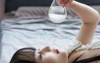 蜜桃社 – 最新图包？结衣的连衣裙让我想起秋天的陈年旧事，哦，是梦想。