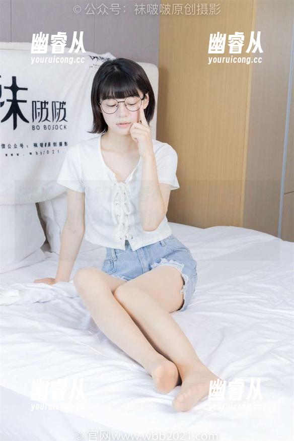 袜啵啵 - OL制服穿着小甜豆，带着一丝职场与诱惑的纠缠，精选美图难得一见，别眨眼！