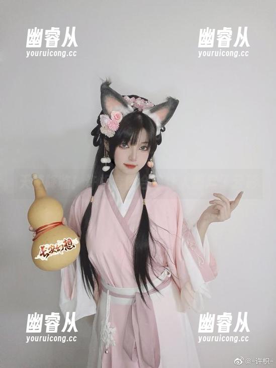 天使降临！许枳套图合集让人想起了云彩