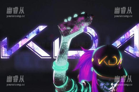 阿薰kaOri和露背毛衣的搭配，让人忍不住想“再看一眼”！