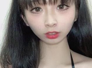 陌陌咕咕咕的纯白cos，想问是哪个设计师脑洞大开，白得我都想直接占为己有了。