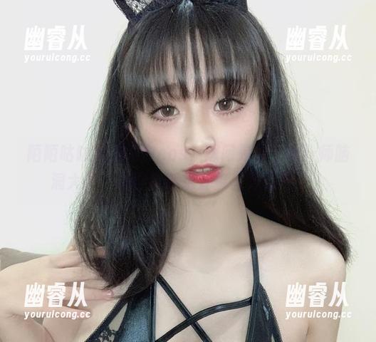 陌陌咕咕咕的纯白cos，想问是哪个设计师脑洞大开，白得我都想直接占为己有了。