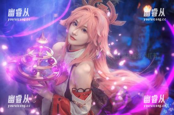 全套礼服上身，露儿大魔王的写真让我各个角度都想拍张小红书。