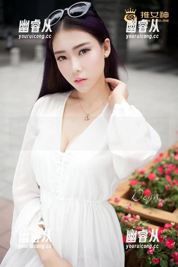青豆客 - 张雨涵又来带彩色毛衣合集了，不得不佩服她的搭配功力！