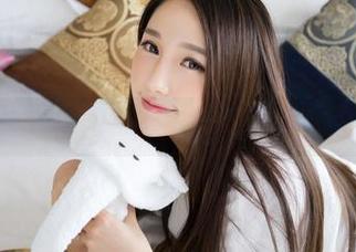 青豆客 – 让我们一起追海浪，谭晓彤海边全套写真疯狂打call！