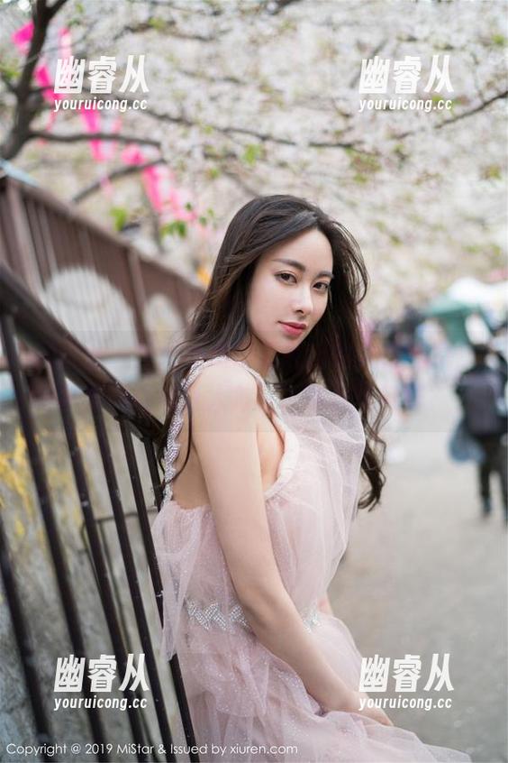 魅妍社 - 从周小然这里透出的女孩气息，犹如美图般让人放空，适合壁纸吗？