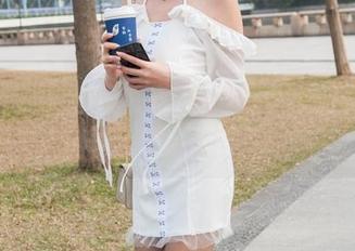魔镜街拍：淡黄色连衣裙的全套原图，能让你每天都想上街！